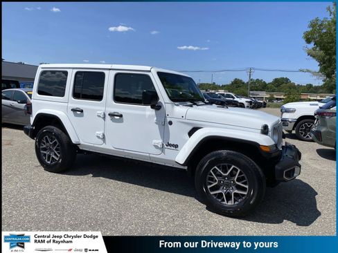 Certified 2025 Jeep Wrangler Unlimited Sahara AWD/4WD image 1