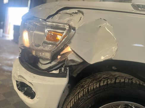 Used 2023 RAM 1500 Big Horn AWD/4WD image 14