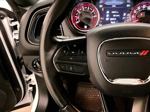 Used 2023 Dodge Challenger SXT image 11