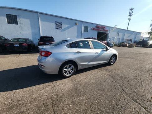 Used 2016 Chevrolet Cruze LT w/ Convenience Package FWD image 16