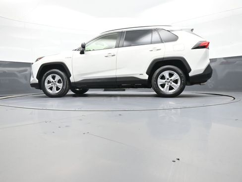 Certified 2020 Toyota RAV4 LE w/ All Weather Liner Package image 31