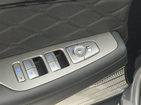 Used 2022 Hyundai Palisade Calligraphy image 16