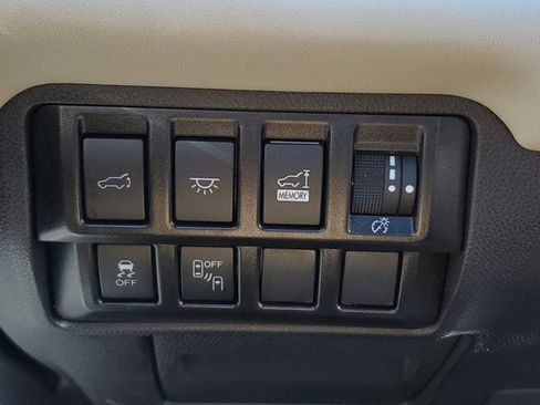 Used 2022 Subaru Ascent Touring image 37