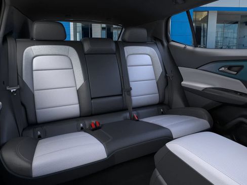 New 2026 Chevrolet Equinox EV LT image 17