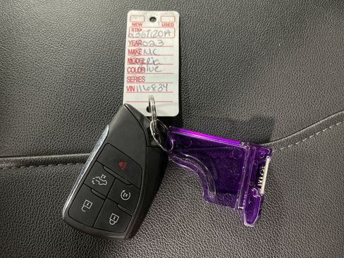 Used 2023 GMC Sierra 1500 Elevation image 26