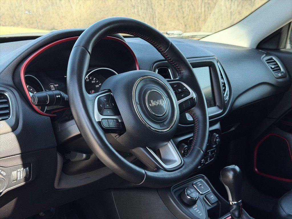 Used 2019 Jeep Compass Trailhawk AWD/4WD image 17