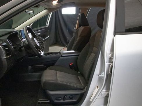 Used 2024 Nissan Rogue SV image 25