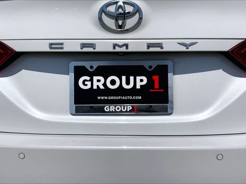 Used 2018 Toyota Camry XSE FWD image 10