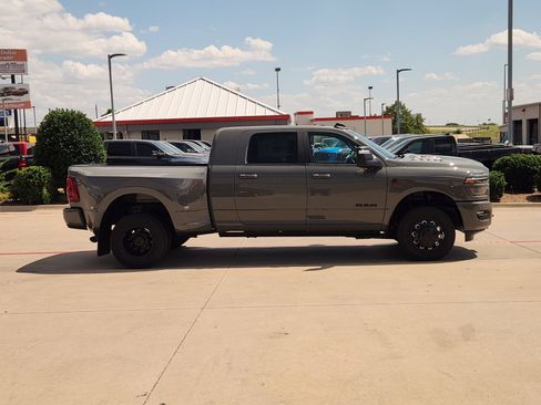 New 2026 RAM 3500 Laramie AWD/4WD image 7