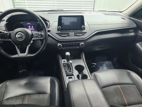 Used 2019 Nissan Altima 2.5 SR AWD/4WD image 2