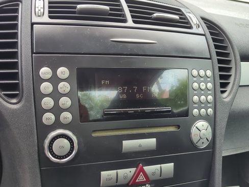 Used 2005 Mercedes-Benz SLK 350 image 21