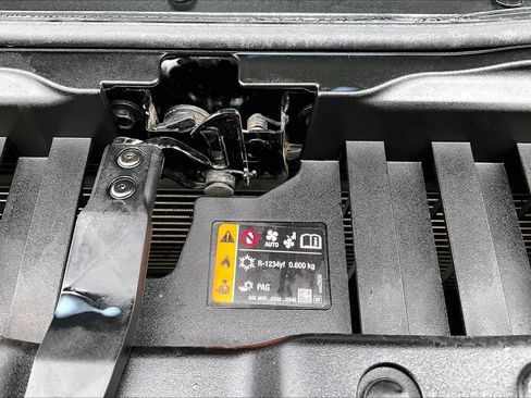 Used 2025 Chevrolet Silverado 1500 LT RWD image 33