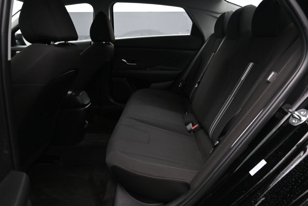 Certified 2024 Hyundai Elantra SEL FWD image 12