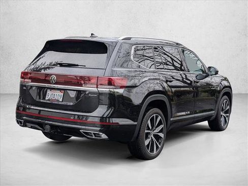 Used 2024 Volkswagen Atlas SEL Premium R-Line image 5