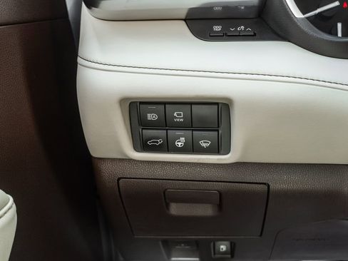 Used 2020 Toyota Highlander Platinum AWD/4WD image 17