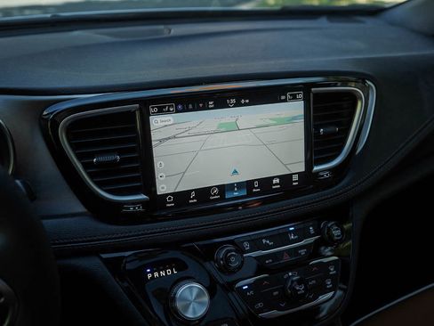 New 2026 Chrysler Pacifica Pinnacle image 24