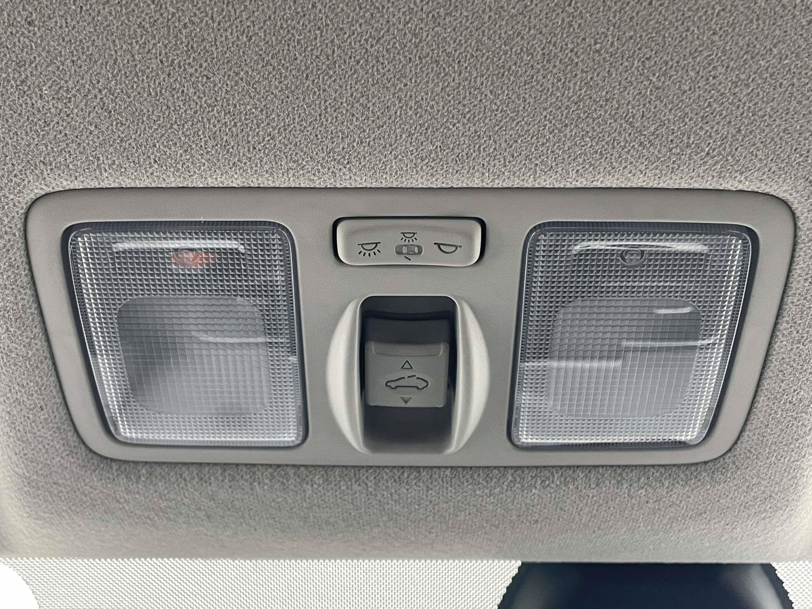 Certified 2022 Hyundai Venue SEL w/ Cargo Package FWD image 24