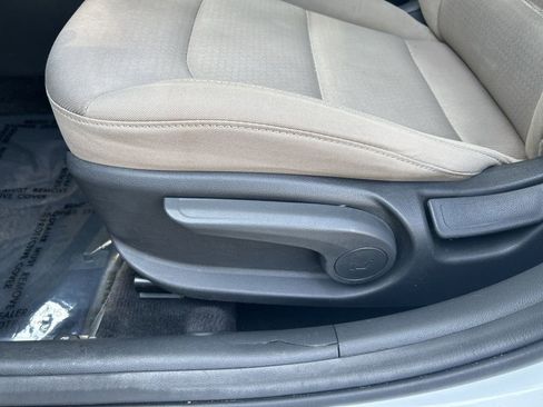 Used 2018 Hyundai Elantra Value Edition FWD image 15