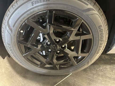 New 2026 Kia Carnival SX w/ SX Dark Edition Package image 10