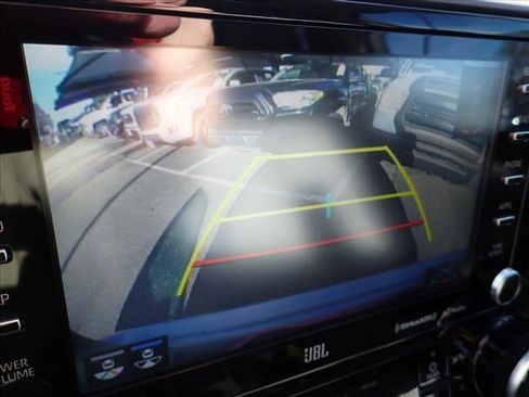 Used 2021 Toyota Highlander Limited image 25