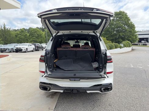 Used 2024 BMW X7 xDrive40i w/ M Sport Package AWD/4WD image 35