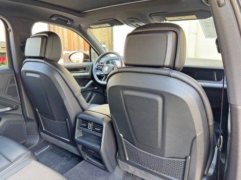 Used 2024 Porsche Cayenne AWD/4WD image 42