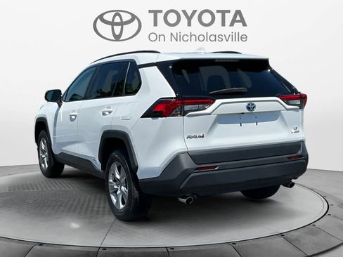 Used 2022 Toyota RAV4 LE AWD/4WD image 4