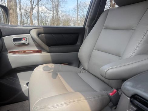 Used 2002 Toyota Land Cruiser image 44