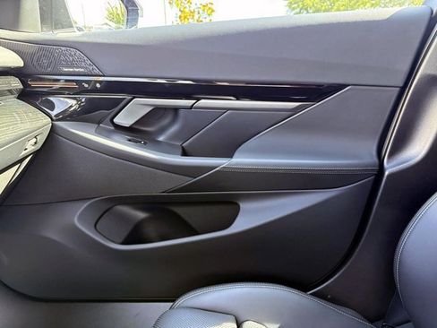Used 2025 BMW 530i RWD image 22