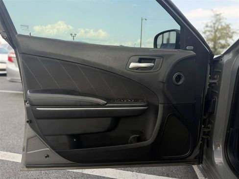 Used 2018 Dodge Charger R/T RWD image 10