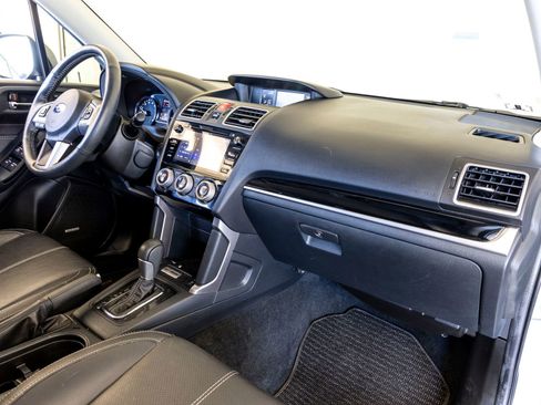 Used 2018 Subaru Forester 2.5i Touring w/ Popular Package #3B AWD/4WD image 28