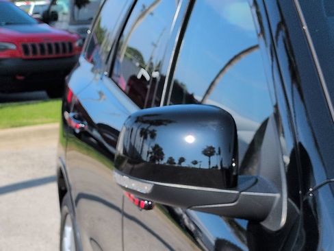 Certified 2023 Dodge Durango R/T RWD image 11