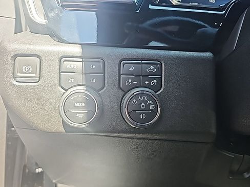 Used 2024 Chevrolet Silverado 2500 High Country w/ Midnight Edition AWD/4WD image 23