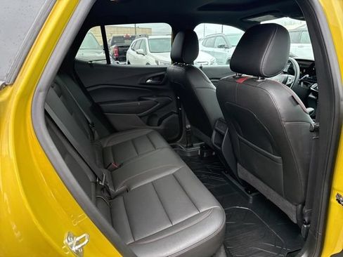 Used 2024 Chevrolet Trax RS w/ Sunroof Package FWD image 25