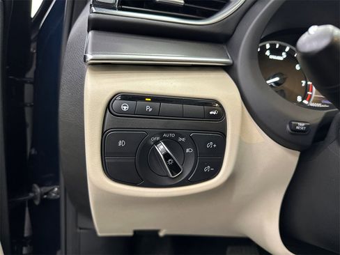 Used 2022 INFINITI QX50 Luxe image 34