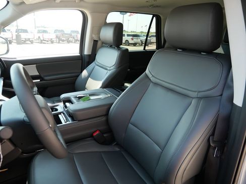 New 2026 Ford Expedition Active AWD/4WD image 16