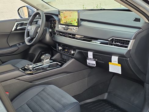 New 2026 Mitsubishi Outlander SE AWD/4WD image 31
