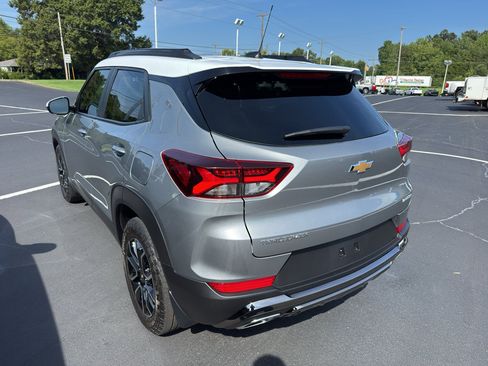 Used 2023 Chevrolet TrailBlazer ACTIV w/ Sun and Liftgate Package FWD image 4