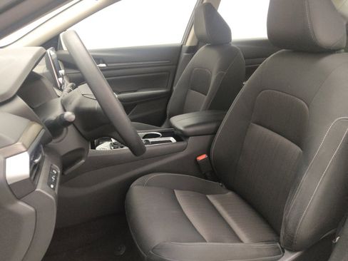 Used 2024 Nissan Altima 2.5 SV image 17