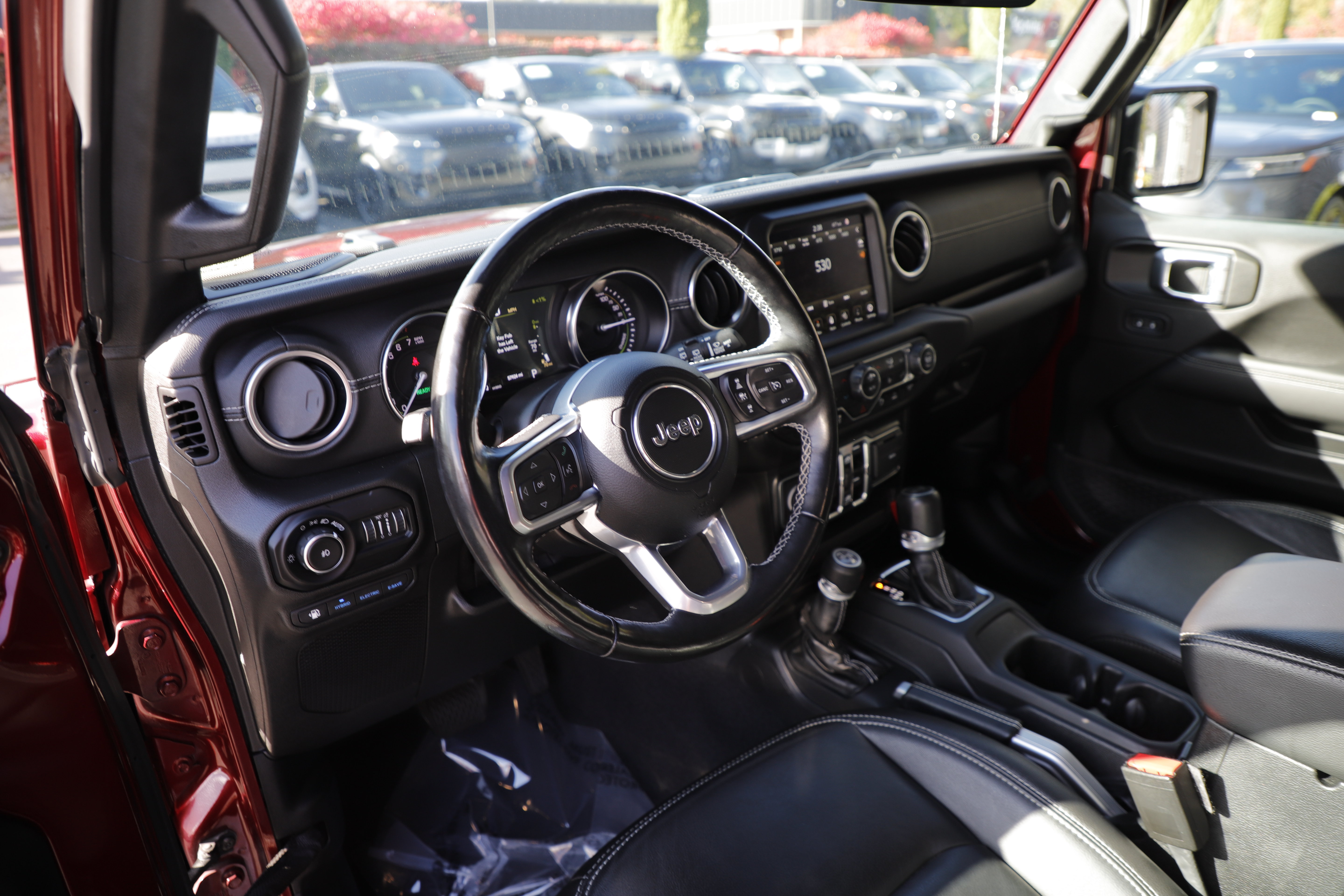 Used 2021 Jeep Wrangler Unlimited Sahara w/ Cold Weather Group AWD/4WD image 16