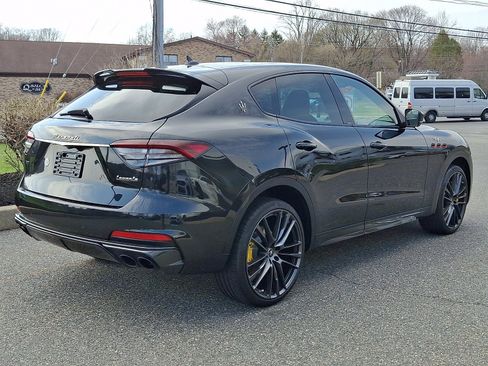Used 2023 Maserati Levante Trofeo AWD/4WD image 5