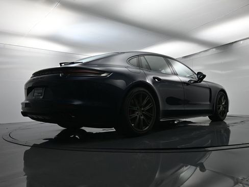 Used 2020 Porsche Panamera GTS image 42