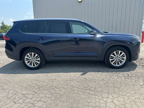 Used 2024 Toyota Grand Highlander AWD image 4