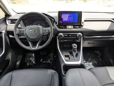 Used 2024 Toyota RAV4 XLE Premium image 28