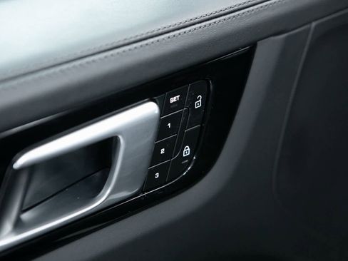 Certified 2022 Porsche Cayenne Turbo image 19