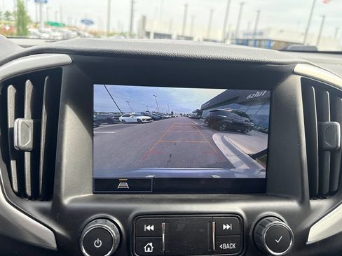 Used 2022 GMC Terrain SLE w/ Driver Convenience Package FWD image 12