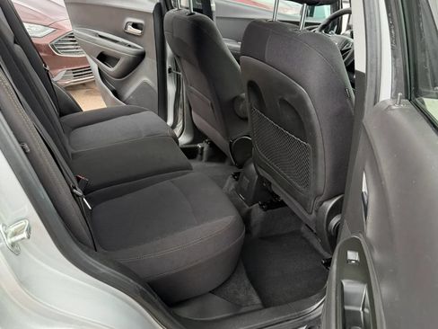 Used 2019 Chevrolet Trax LS w/ Tint and Cruise Package FWD image 11