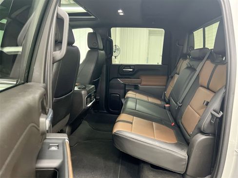 Used 2023 Chevrolet Silverado 2500 High Country image 24