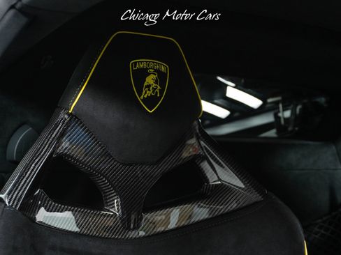 Used 2024 Lamborghini Huracan STO image 24
