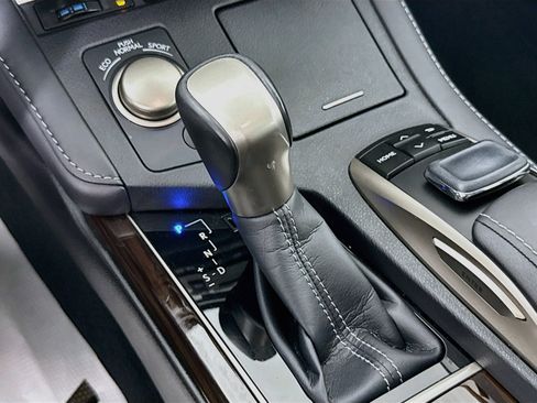 Used 2017 Lexus ES 350 w/ Luxury Package FWD image 19